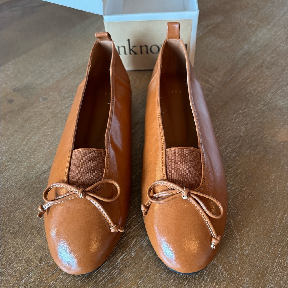 Brown/Tan Leather Ballet Flats with Bow Detail